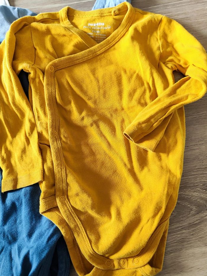 Lot de 7 bodies 6/12 mois - photo numéro 3