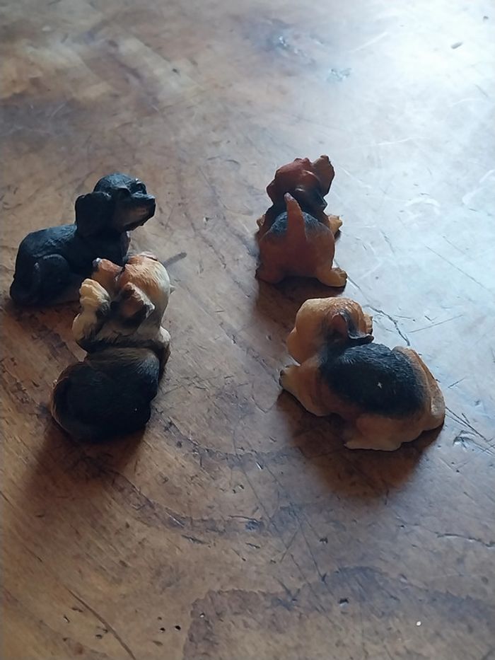 Lot de 4 chiens en résine vintage collection - photo numéro 5