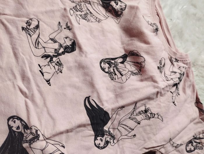 Lot t-shirts Disney reserved 8ans - photo numéro 4