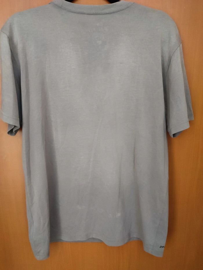 T-shirt Nike Dri-FIT taille M – design basket futuriste
- Bryant Robot bionique - photo numéro 5