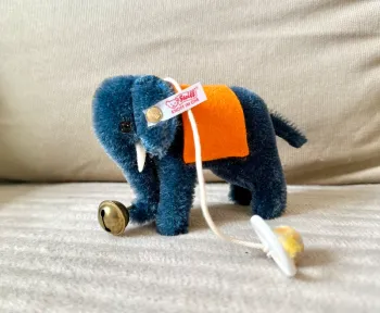 Éléphant Steiff