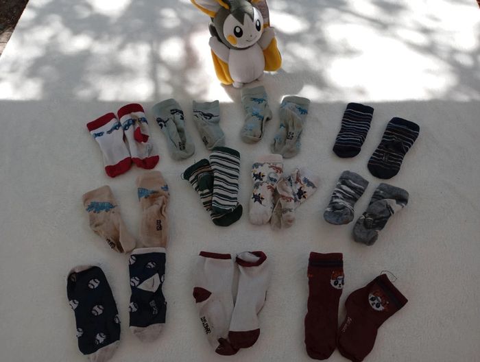 Lot de 11 paires de chaussettes taille 18/22