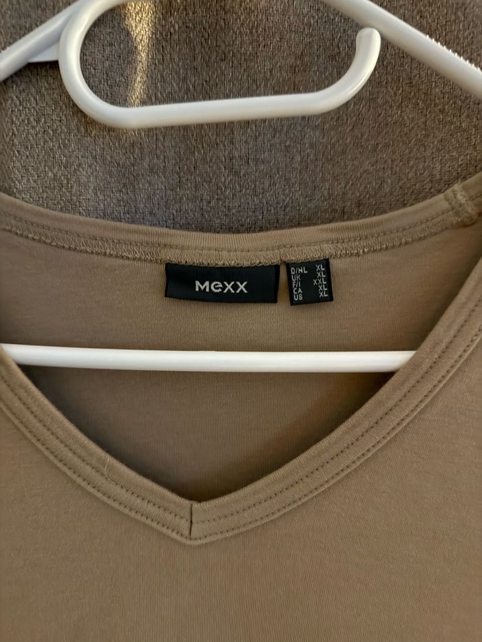 Different t-shirt - photo numéro 6