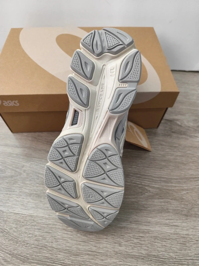 Baskets Asics GEL-NYC  taille 39 - photo numéro 5