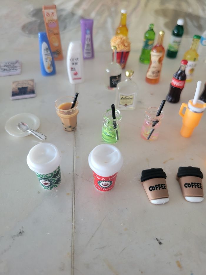 Lot de petits objets pour barbie - photo numéro 4