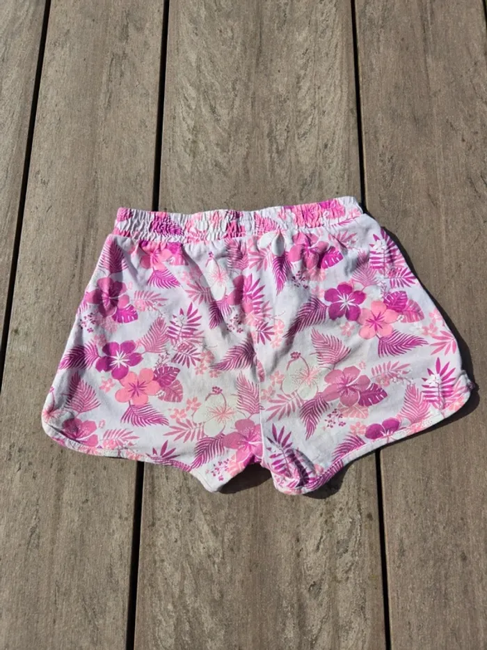 Short fleurs 🌸 8 ans - photo numéro 3