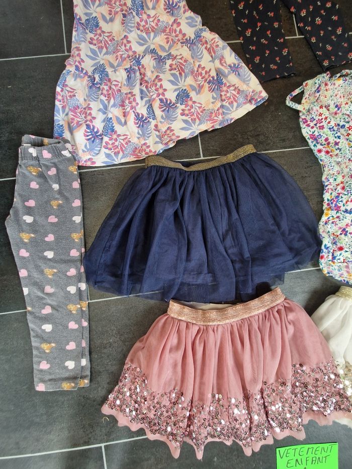 Lot vêtements 4 ans fille - photo numéro 5
