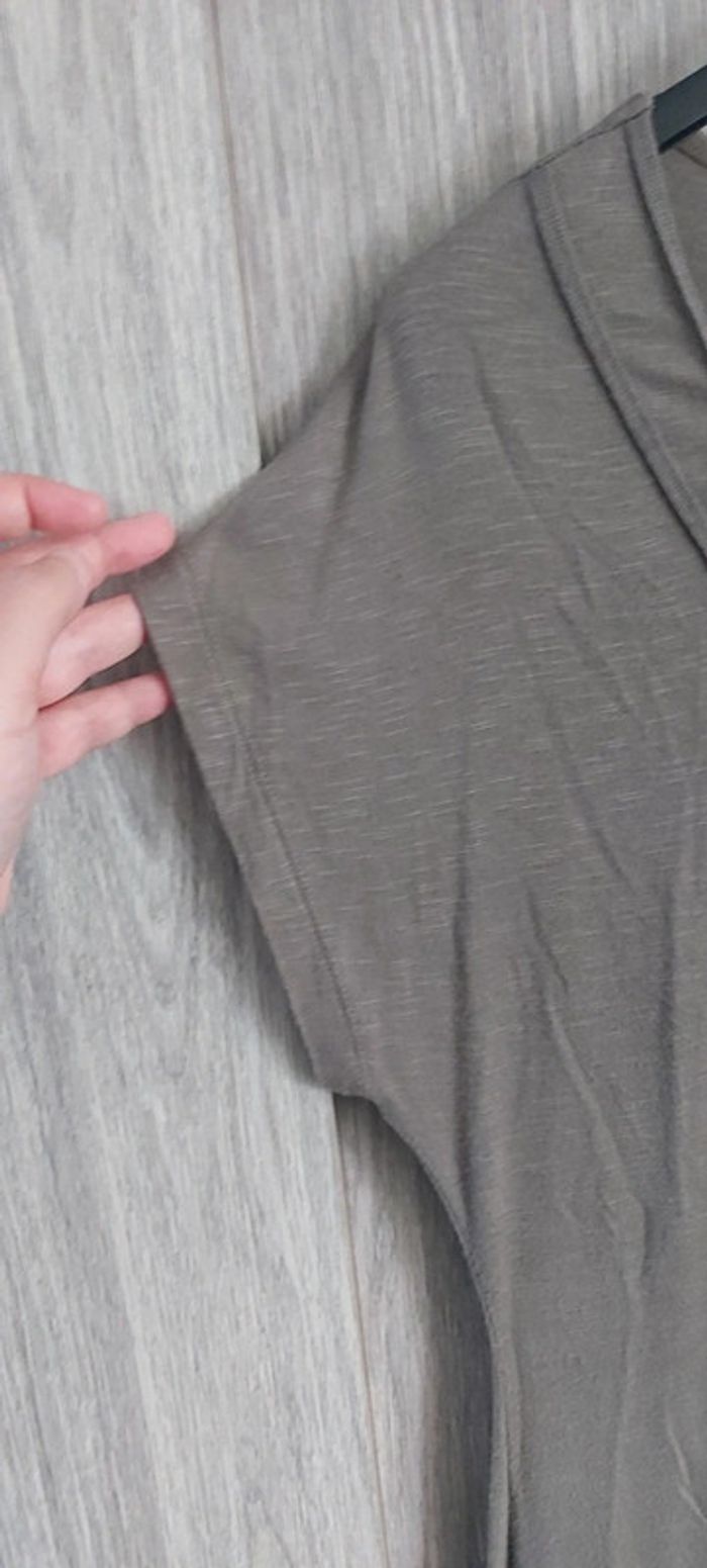 Magnifique t-shirt gris avec nœud taille S - photo numéro 2