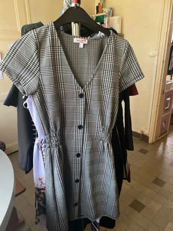 Robe noir gris a carreaux
