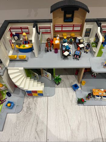 Playmobil école complet