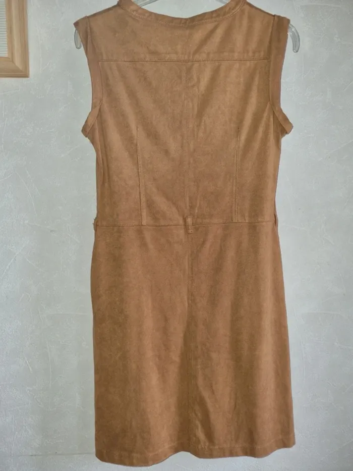 Robe en suédine taille 36 - photo numéro 2