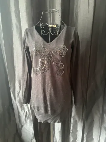 Jolie pull 100% Fashion Paris – Taille unique – bon état