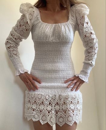 Robe blanche à dentelle et broderie anglaise taille S