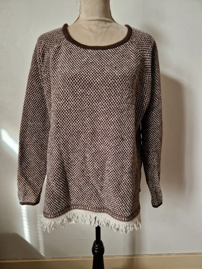 Pull a frange kiabi taille 46
