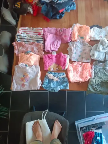 Lot vêtement fille 9 mois