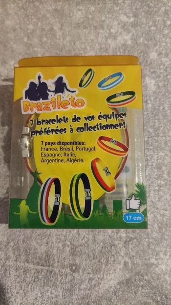 Bracelet collector pays Portugal