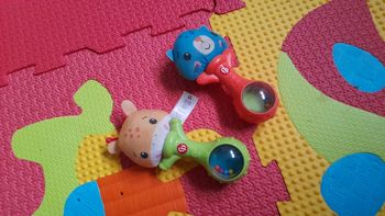 Lot de 2 hochets peluches animaux