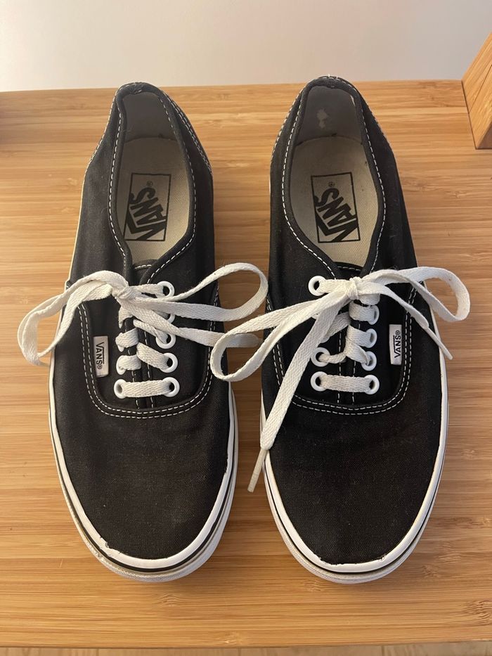 Baskets Vans noires et blanches