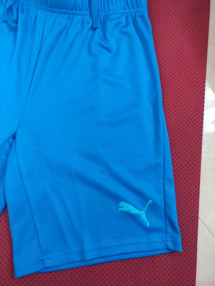 Short Foot OM Marseille+ chaussettes, Puma Authentique Officiel taille Adulte XS, Neuf - photo numéro 3