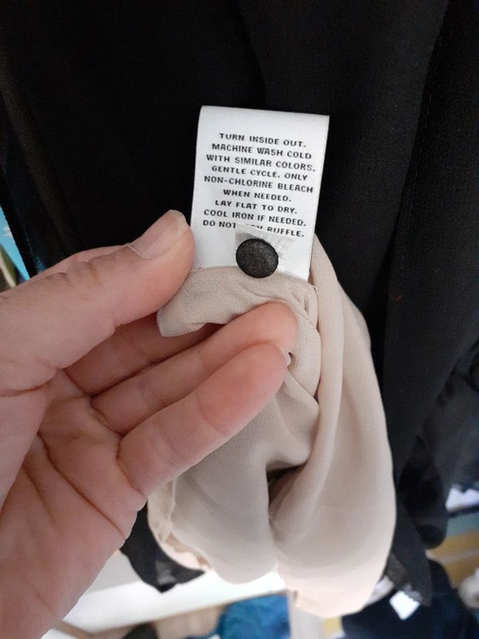 Haut dentelle neuf - photo numéro 7