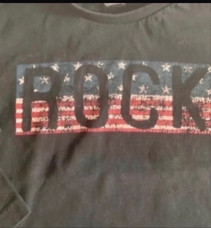 Sous-pull manches longues très bon état garçon taille 4 ans couleur noir - photo numéro 2