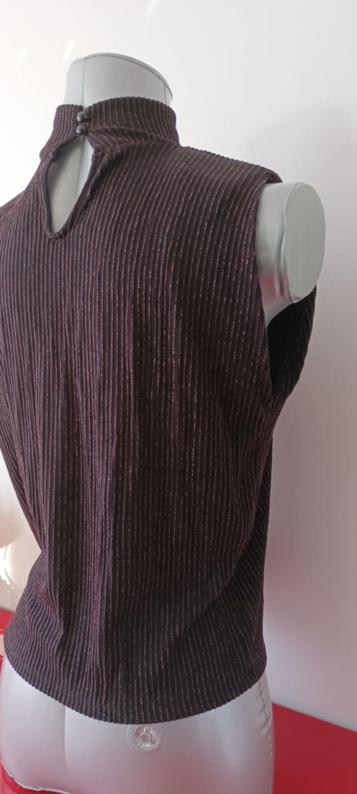 Top Haut T-shirt noir cuivré sans manches "Kiabi" Taille S - photo numéro 9