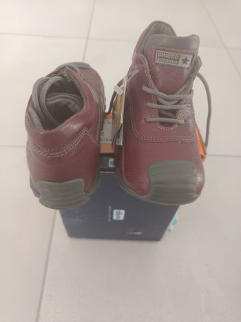 Chaussures Chicco 24'' neuf avec étiquette