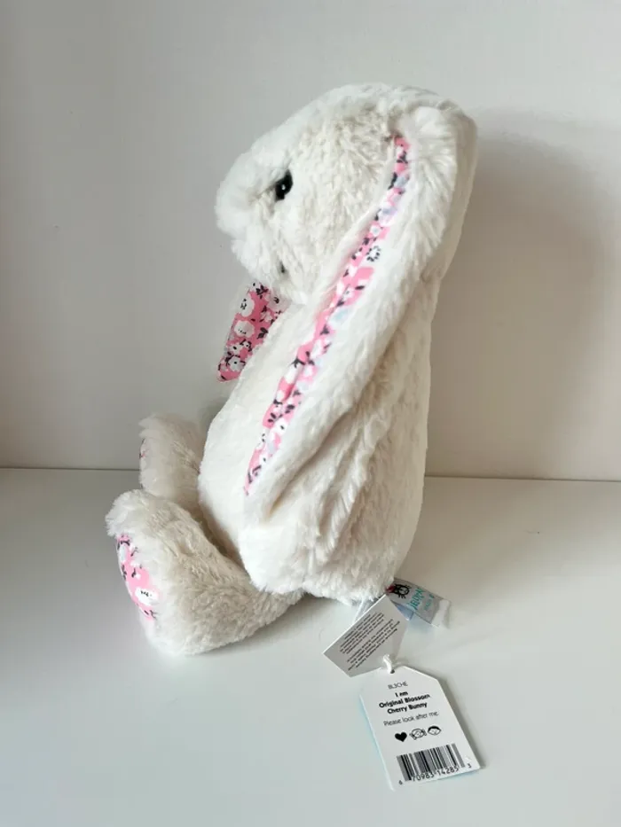 Medium blossom cream cherry bunny Jellycat - photo numéro 2