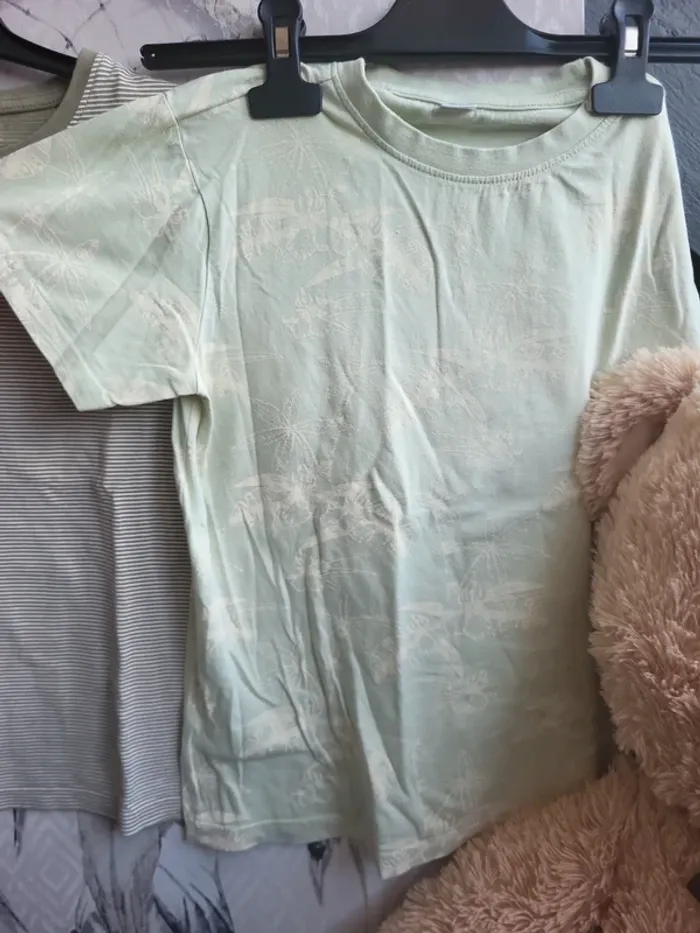 Lot 2 t-shirt 10ans - photo numéro 4