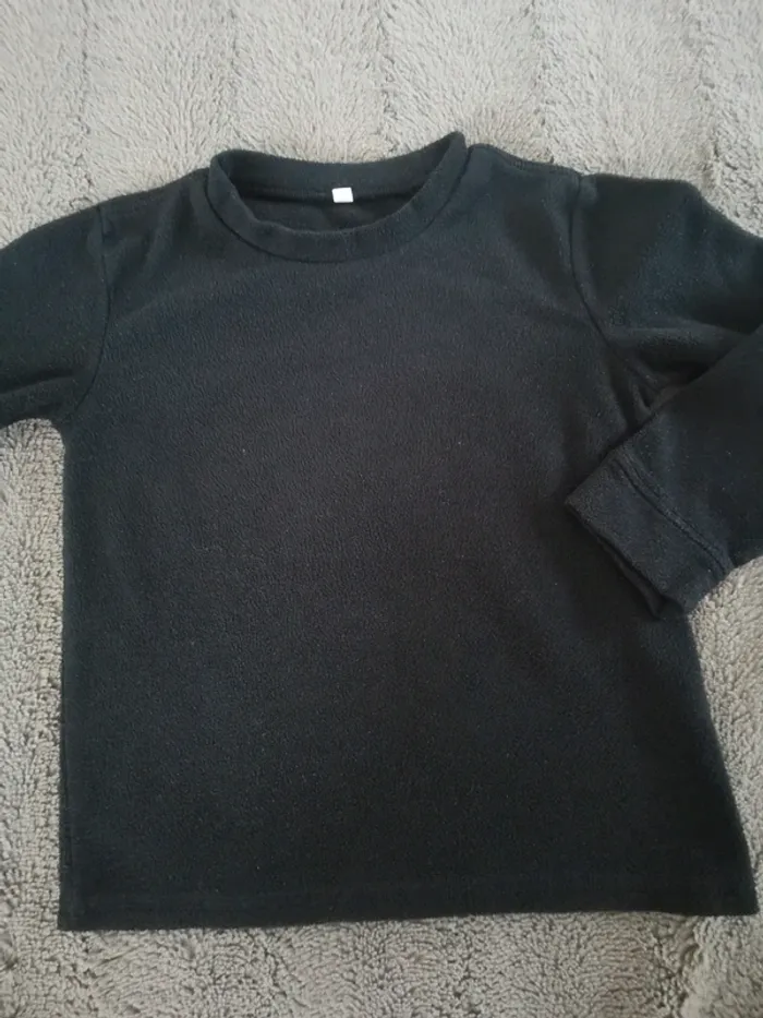 2 polaires et 1 sweat 5 ans - photo numéro 2
