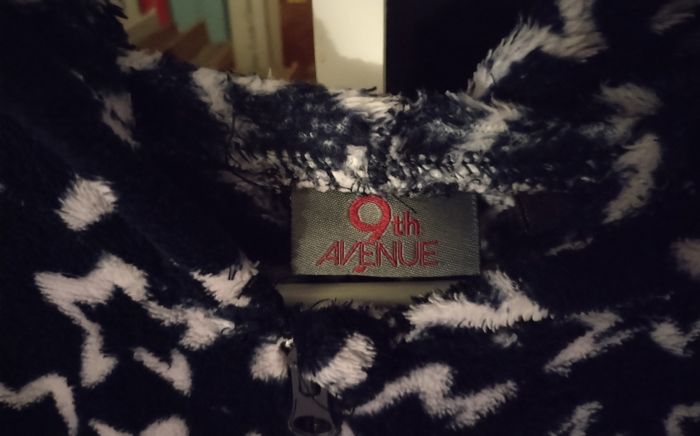 Combinaison pyjamas polaire motifs étoiles 11/12 ans en très bon état - photo numéro 3