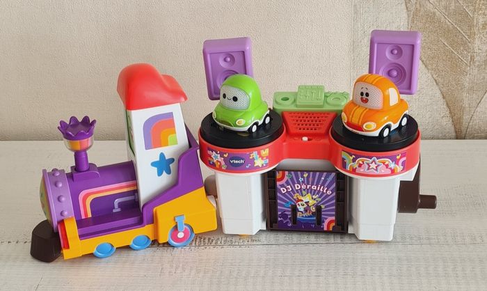 Train dj déraille - photo numéro 2