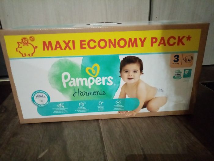 Lot 96 couches pampers harmonie taille 3