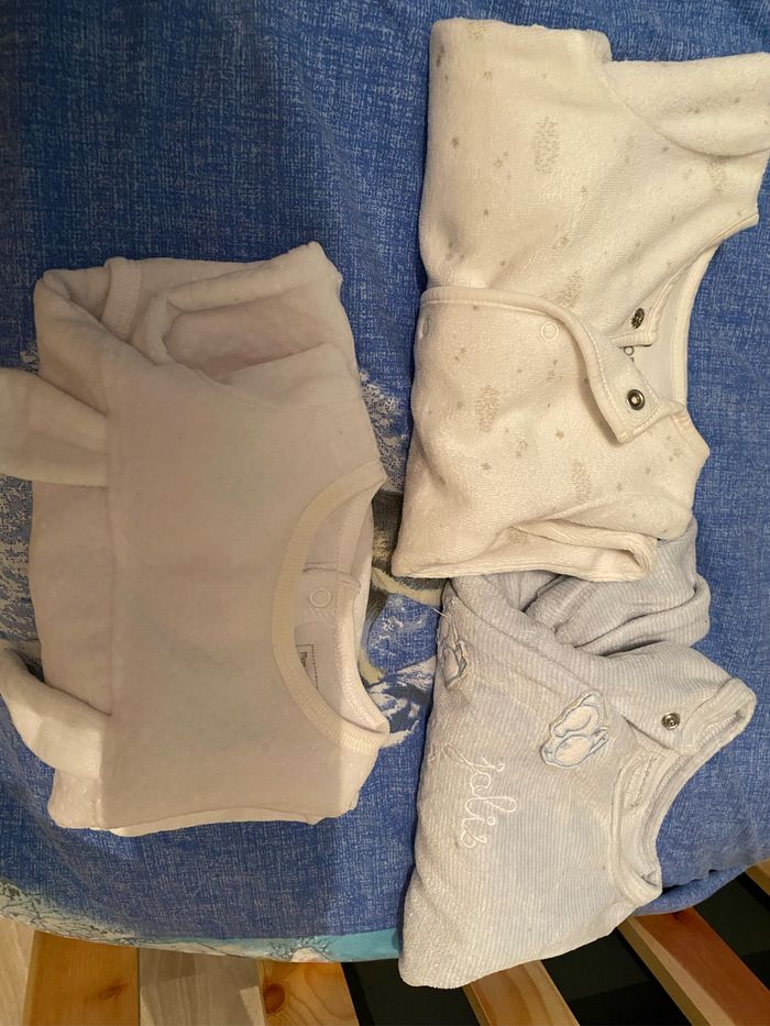 Lot 3 pyjamas