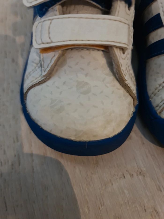 Baskets Adidas Winnie pointure 22 - photo numéro 12