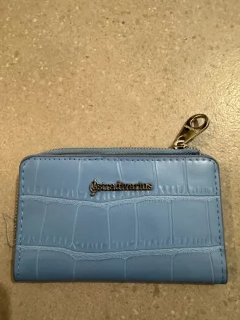 Porte monnaie bleu Stradivarius, très bon état, 13,5x8,5cm