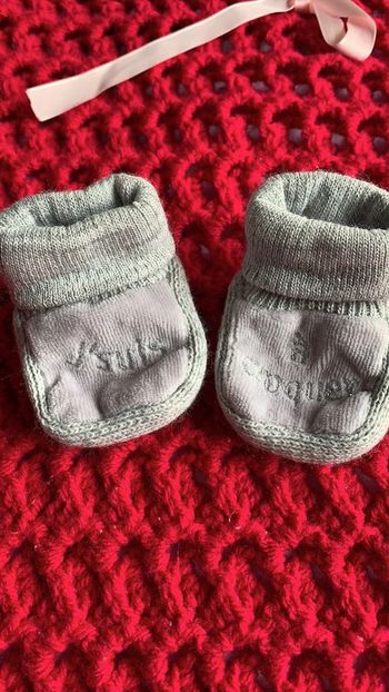 Chaussons naissance neufs