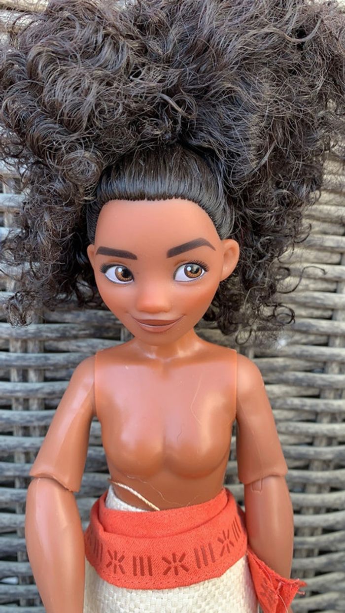 Poupée vaiana Disneyland - photo numéro 4
