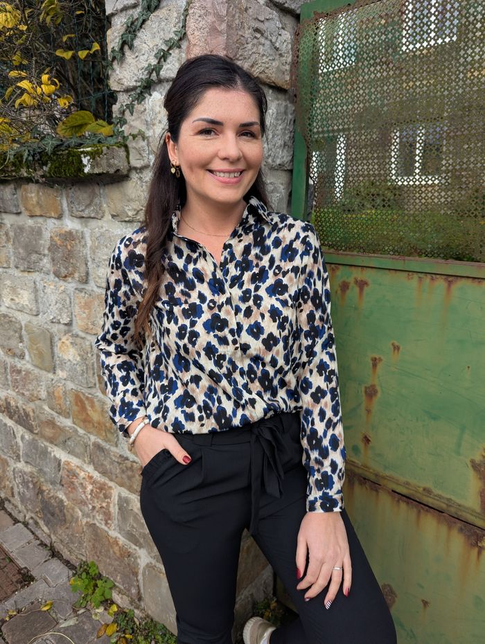 Chemise beige noir bleu roi Léopard 
Taille S/M - photo numéro 2