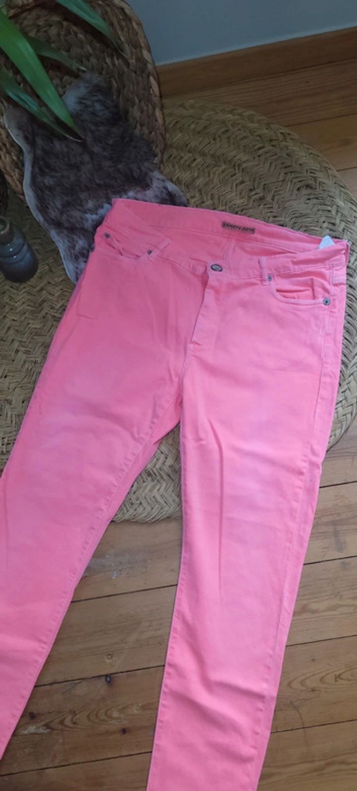 Joli jeans Ninety Five rose fluo Taille 42 - photo numéro 3