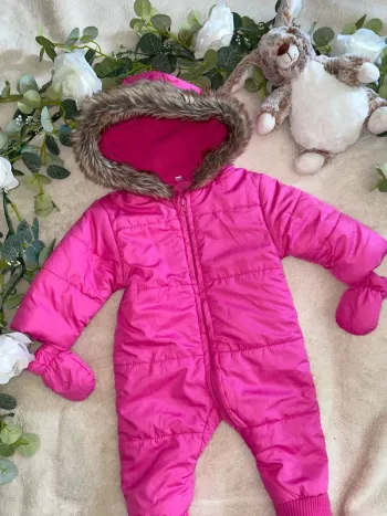 Combinaison hiver 3 mois +gants + chaussons spéciaux