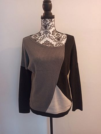 Haut gris noir