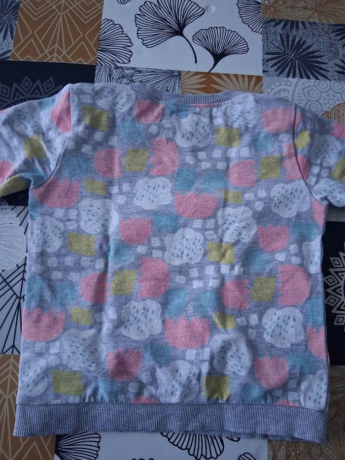 Sweat fille gris chiné motifs multicolores 6 ans - photo numéro 8