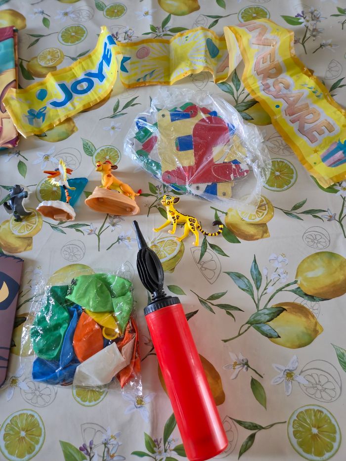 Lot decoration anniversaire Roi lion - photo numéro 8