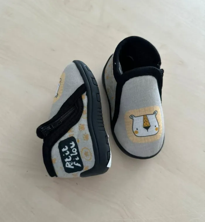Chaussons garçon bébé taille 18 - photo numéro 3