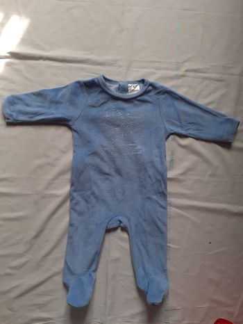 Babygros bleu motif fille