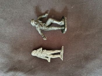 Lot de 2 figurines cosmonautes Bonux et autre Hauteur 6 cm