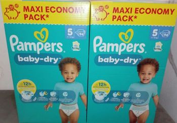 Lot de 2 cartons de couches Pampers taille 5