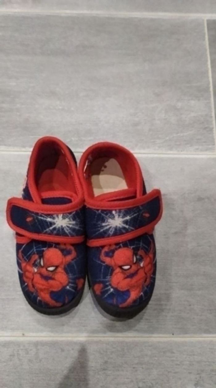 2 paires de chaussons en 23 et 24 - photo numéro 5