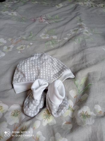 Lot de chaussons et bonnet vichy gris/blanc